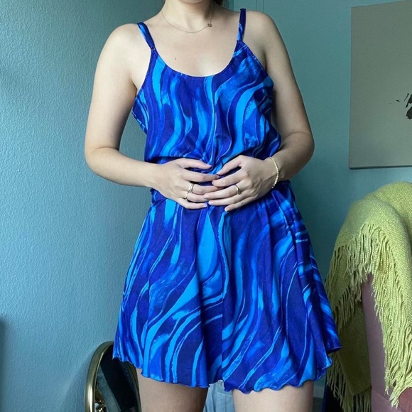 the cutest spaghetti strap slip dress with retro blue wavy pattern - Picture 3 of 4